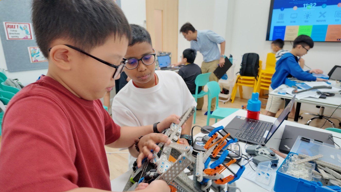 Students at VEX Academy